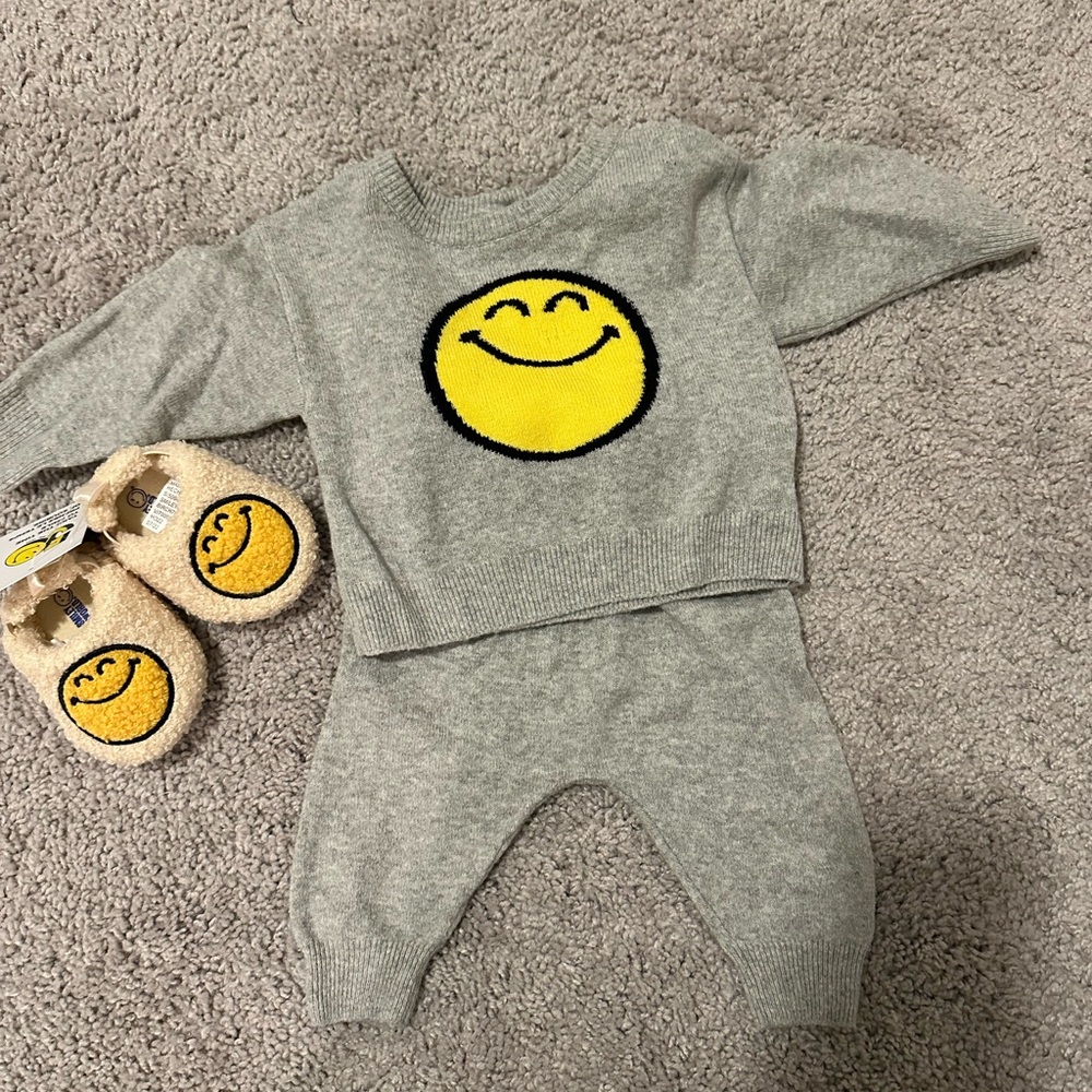 GAP Smiley World 3-6mo Set